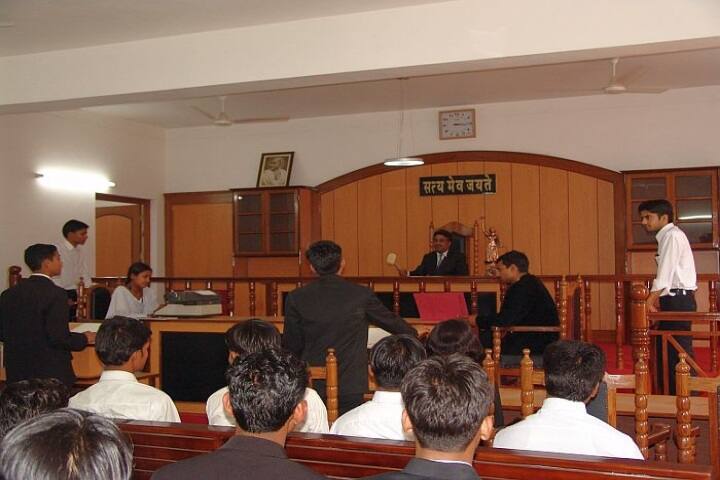 moot-court